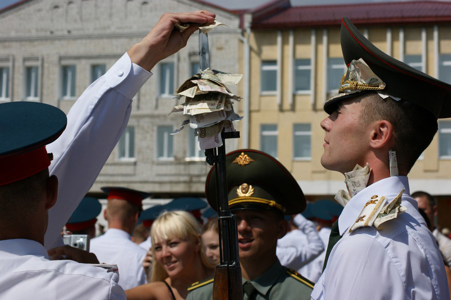 Выпуск 2010 фото. ДВВКУ Благовещенск. Военное училище ДВОКУ. Благовещенск военное училище. Дальневосточное высшее командное училище Рокоссовского.