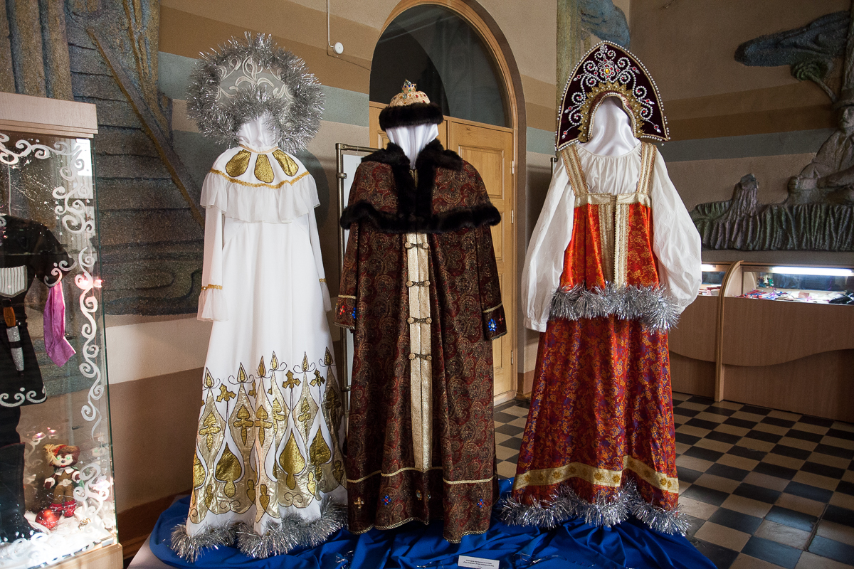 Старинный русский свадебный костюм саратовской области